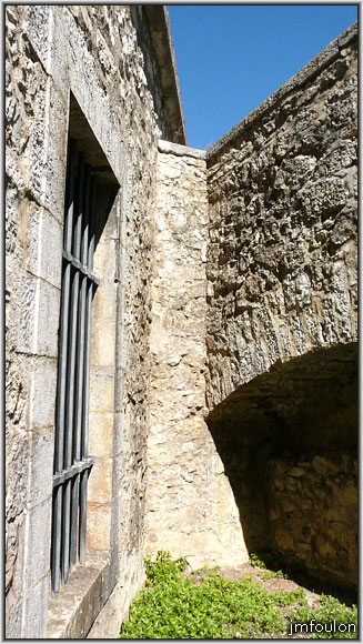 cita-99web.jpg - Jonction du rempart à la 1ere casemate