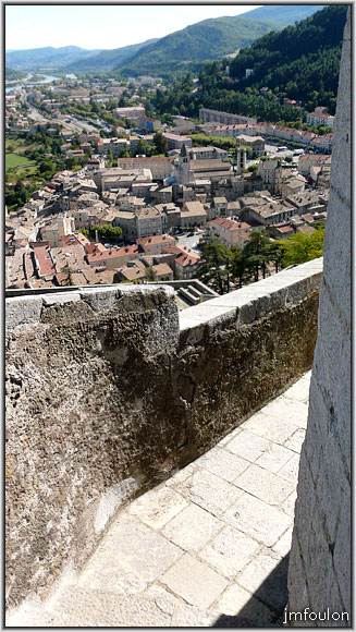 cita-215web.jpg - Vue sur la ville depuis la courtine sud