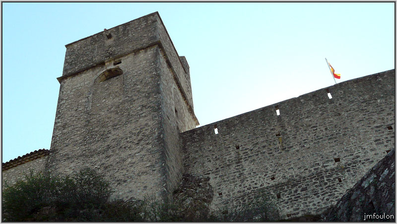 cita-154web.jpg - Le donjon. Nord et ouest