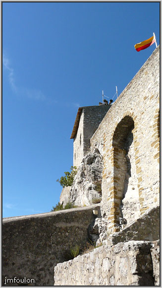 cita-173web.jpg - Vue sud du chemin de ronde depuis la 3ème enceinte