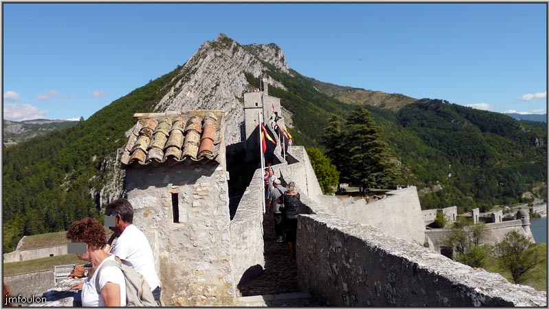 cita-197web.jpg - La petite niche. Nous sommes à l'extrémité ouest du chemin de ronde