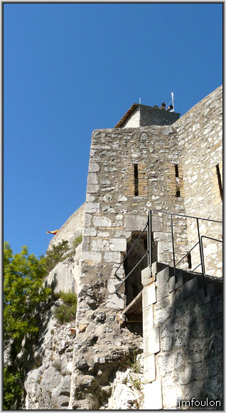 cita-170web.jpg - Autre vue de cette porte. On voit bien ici l'emplacement du pont-levi aujourd'hui remplacé par un plancher fixe