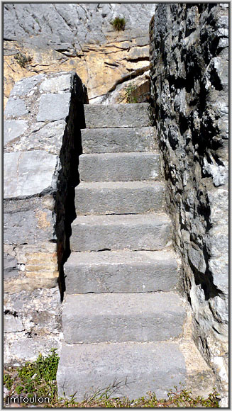 cita-182web.jpg - Escalier menant à la citerne