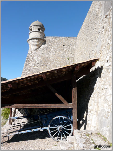 cita-36web.jpg - Guérite est du bastion du gouvernement et exposition de voitures hypomobiles