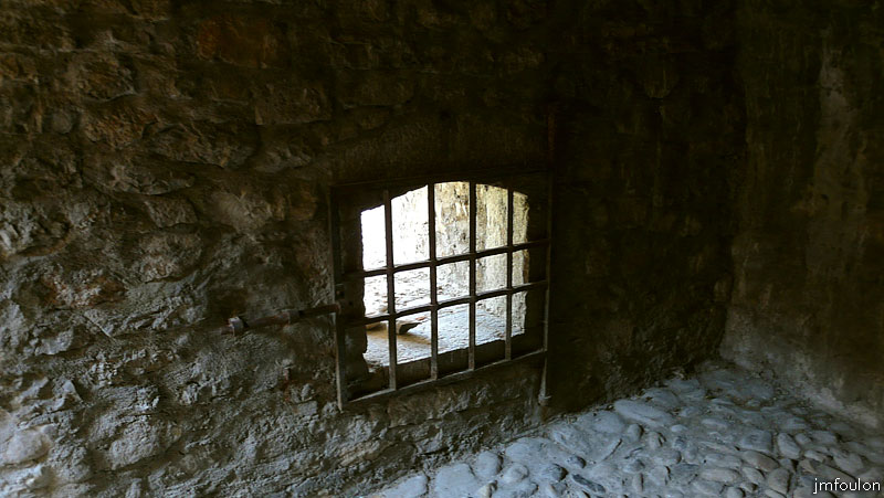 cita-39web.jpg - Passage souterrain au centre du bastion Notre Dame (1ere enceinte)