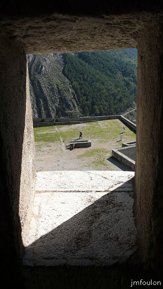 cita-45web.jpg - Vue sur le bastion Notre Dame depuis l'écchauguette vue précédemment