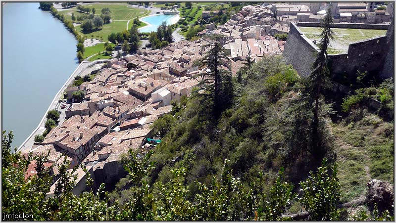 cita-pays-web_1.jpg - Vue sur le ville basse depuis le sud du bastion de la Durance