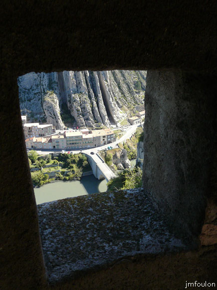 cita-135web.jpg - Vue sur le pont de la Baume depuis la guérite du Diable
