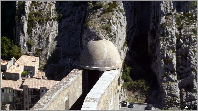 cita-137web.jpg - Autre vue sur la guérite du Diable