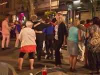 Jean-Paul Césari et les Daltons  La rue de Provence transformée en piste de danse