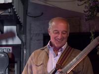 Jean-Paul Césari et les Daltons  Un bassiste heureux !