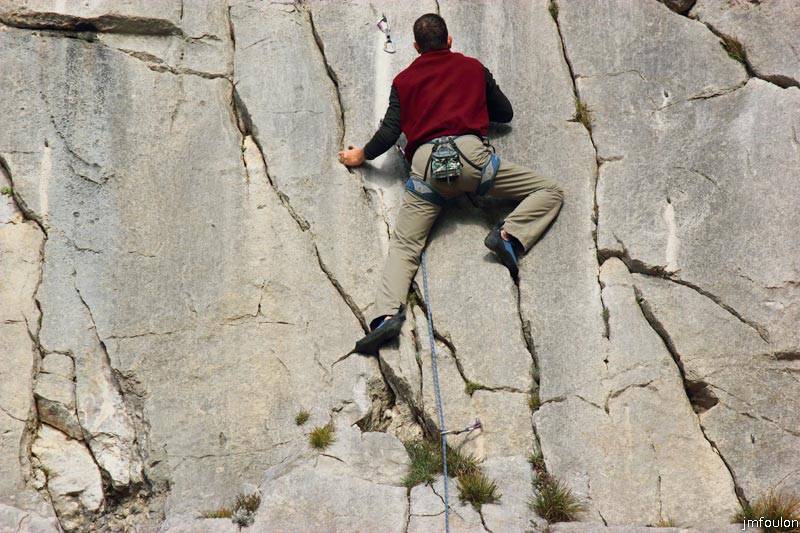 grimpeur-baume-3web.jpg - Sisteron - Grimpeur au site d'escalade du Rocher de la Baume (3)