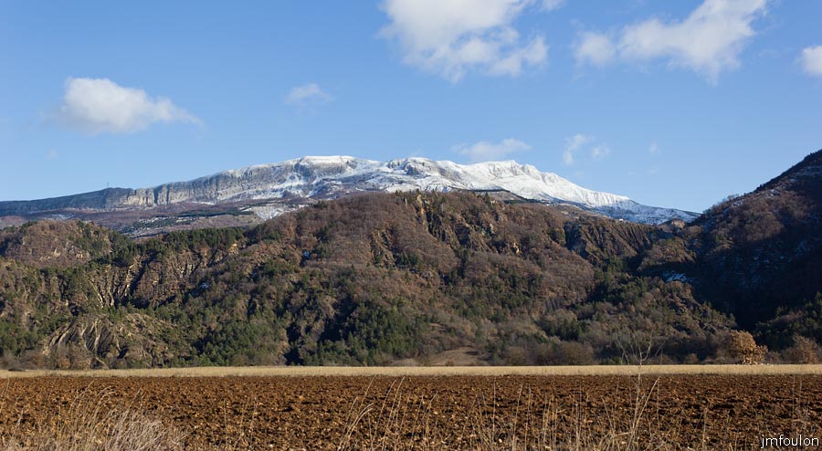 jouere-hiver-2012-web.jpg - Vue sur la montagne de Jouère (1886 m) depuis la route de la Motte au niveau de Nibles (mars 2012)