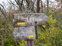 Enseignes et Panneaux  Arrivée depuis Peipin sur la crête de Lure par le PR des Côtes