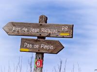 Enseignes et Panneaux  Retour à Peipin par le pas de même nom