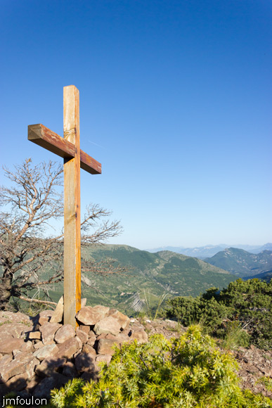 esparron-monges-007web.jpg - Croix de Beaudinard (autre vue)