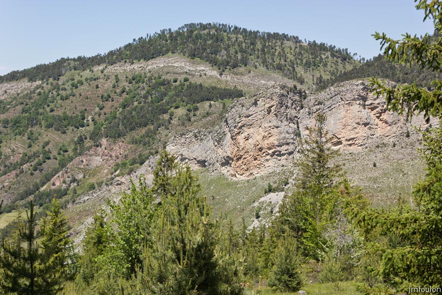 esparron-monges-095web.jpg - Vue vers l'Est depuis le GR 6