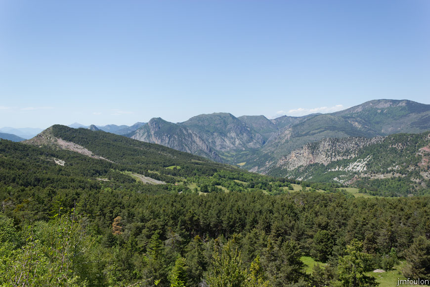 esparron-monges-099web.jpg - Vue vers le Nord. Nous arrivons au terme de cette boucle