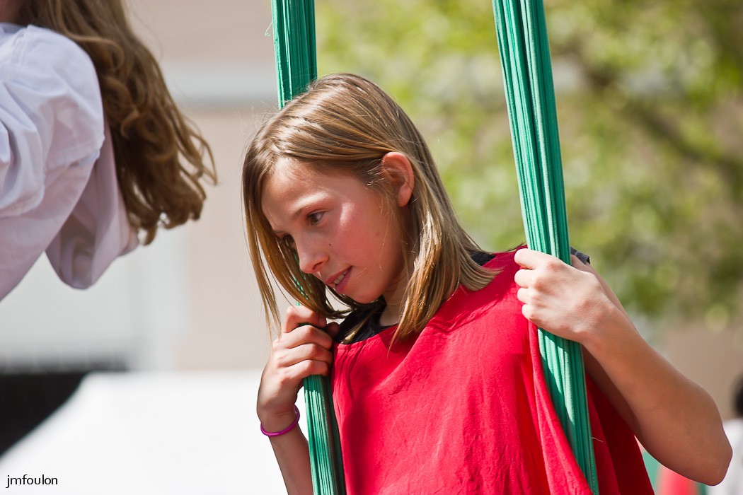 st-vincent-nature-jardin-034-2.jpg - Fête de la Nature et des Jardins - St Vincent sur Jabron - 04/05/14 - Ecole de Cirque