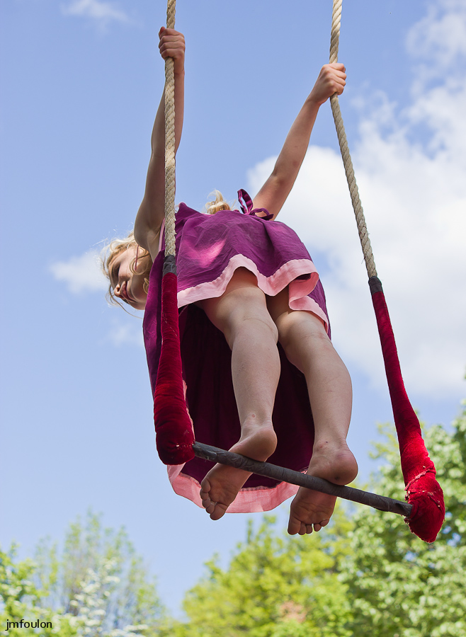 st-vincent-nature-jardin-043-2.jpg - Fête de la Nature et des Jardins - St Vincent sur Jabron - 04/05/14 - Ecole de Cirque
