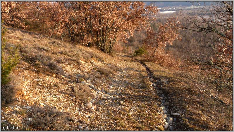 filature-05web.jpg - Continuons notre descente vers le Buech par ce chemin