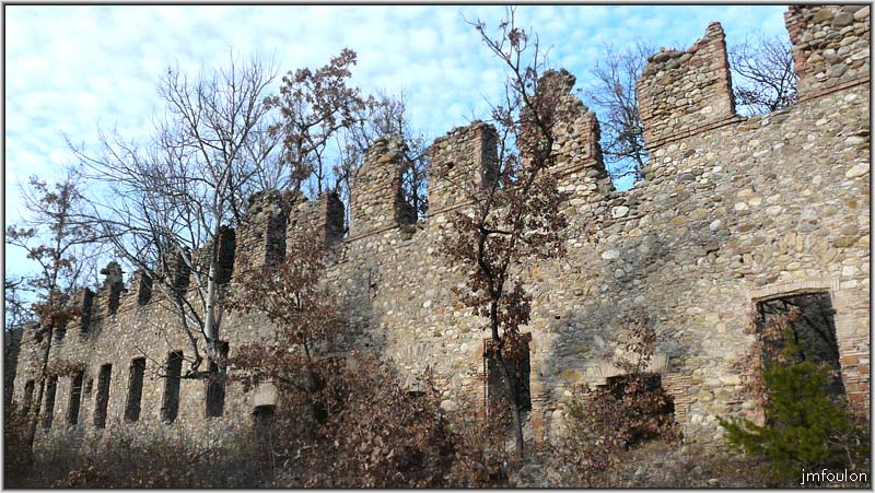 filature-33web.jpg - Autre vue de la façade sud (partie ouest)