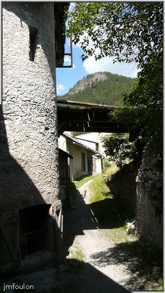 fort-queyras-100web.jpg - Fort Queyras - Ici au Sud-Ouest se trouvent le Mess des Officiers, la Boulangerie (XVIIIe) et l'Hôpital