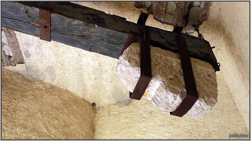 fort-queyras-137web.jpg - Fort Queyras - Contre-poid de l'unique mat du pont-levis