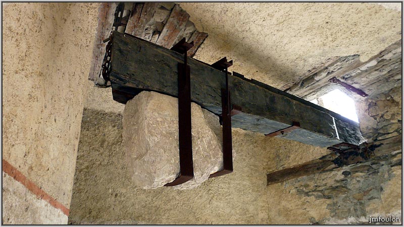 fort-queyras-138web.jpg - Fort Queyras - Contre-poid de l'unique mat du pont-levis (autre vue)
