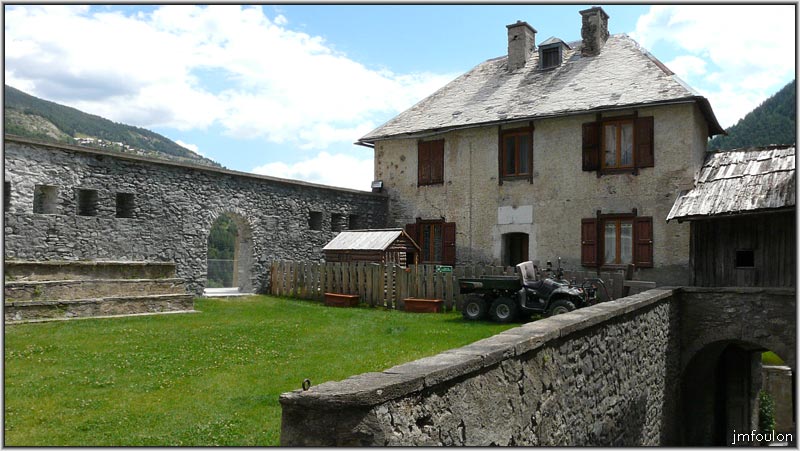 fort-queyras-61web.jpg - Fort Queyras - Cour de l'artillerie