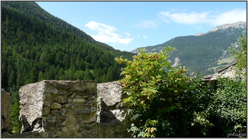 fort-queyras-89web.jpg - Fort Queyras - Crénaux de la Basse Enceinte Crénelée