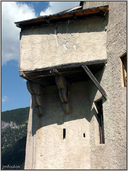 fort-queyras-97web.jpg - Fort Queyras - Corbeaux soutenant une avancée