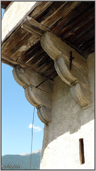fort-queyras-98web.jpg - Fort Queyras - Corbeaux soutenant une avancée (détails)
