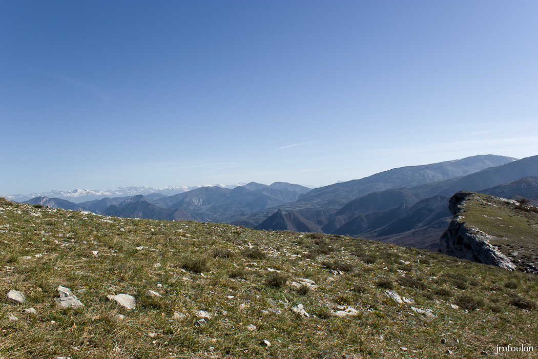 gache-012.jpg - Vue vers le Nord/Est et une partie des crêtes de Gache que nous allons longer intégralement