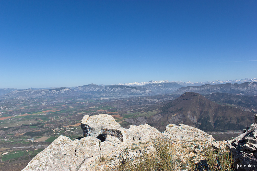 gache-042.jpg - Vue vers le Nord/Est  depuis le sommet