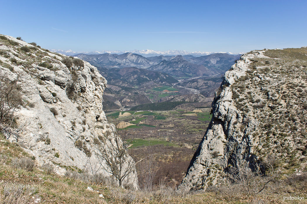 gache-065.jpg - Vue sur la vallée du Sasse