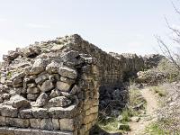 Plateau de Ganagobie  Vue sur le rempart (intérieur)