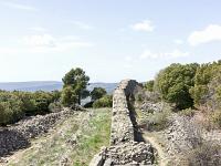 Plateau de Ganagobie  La salle des gardes et le rempart