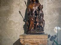 Plateau de Ganagobie  Intérieur de l'église - Sculpture en bois de la Vierge Marie en majesté avec l'Enfant-Jésus ( XIII-XIVe)