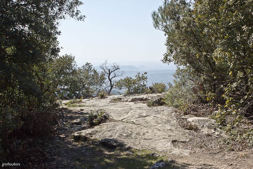 ganagobie-023-2.jpg - Vue vers le Sud depuis le bord Ouest du plateau