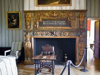 Château de Grignan  La chambre de Madame. Cette chambre est occupée au 17e siècle pour Françoise de Sévigné, fille de la célèbre marquise.