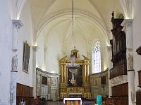 Grignan - Collégiale St Sauveur  Intérieur de la collégiale.