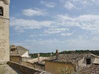 Grignan - Collégiale St Sauveur  Vue sur les toits du village depuis le parvis.