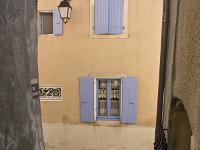 Grignan (Drôme)  Dans le village.