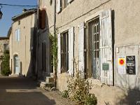 Grignan (Drôme)  La grand rue du village.