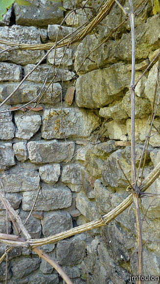 bastide-monges-24web.jpg - Angle intérieur entre un mur de refend perpendiculaire et situé au centre du mur/Ouest