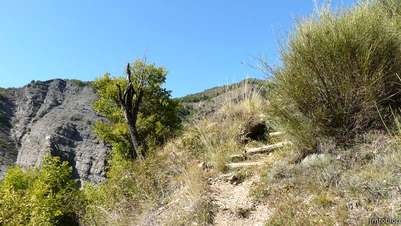 faucon-30web.jpg - Arrivée au sommet de la butte ou se trouvait la Tour de Guet