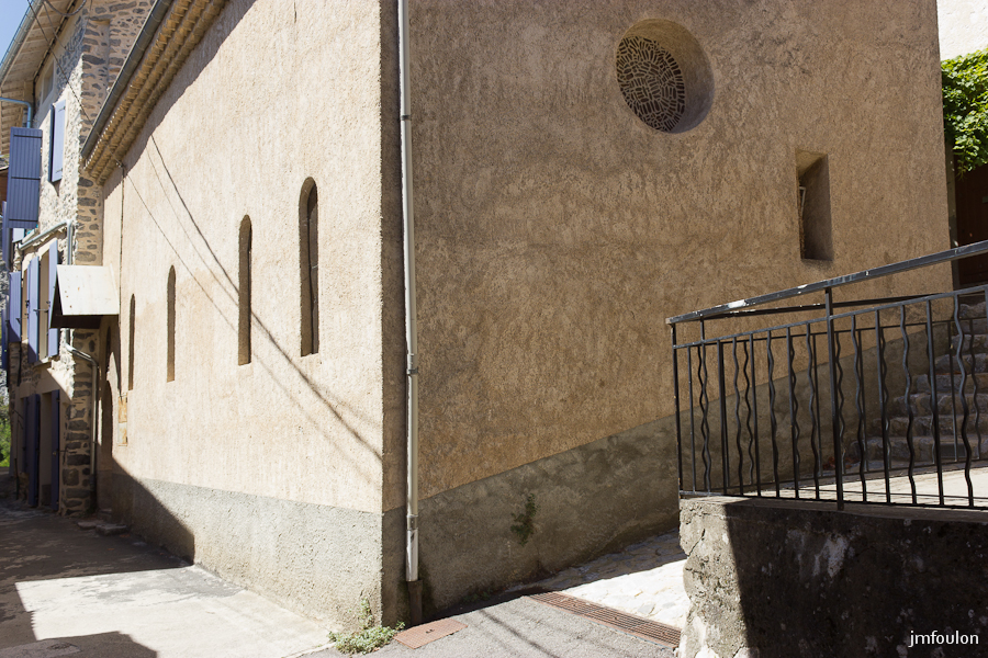 lettret-06.jpg - Ici, l'église du village