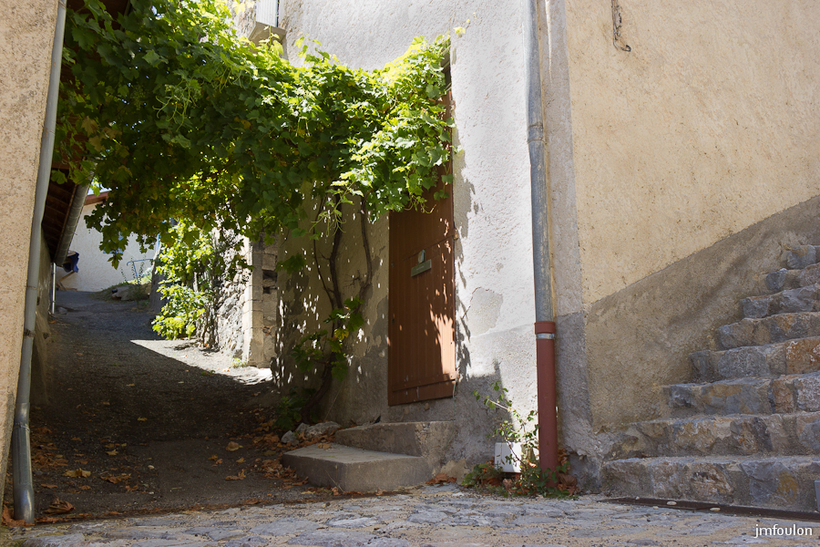 lettret-08.jpg - Une autre ruelle en cul de sac parallèlle à la rue de l'église. Allons y voir ! ...