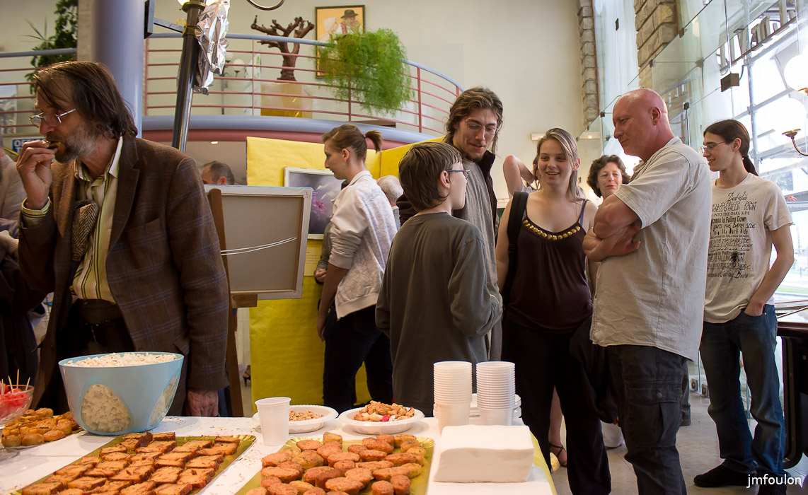 IMG_7519-2.jpg - Vernissage de l'exposition de Martine Saudade et Françoise Navarro  - Sisteron Juin 2014 Mairie de Sisteron